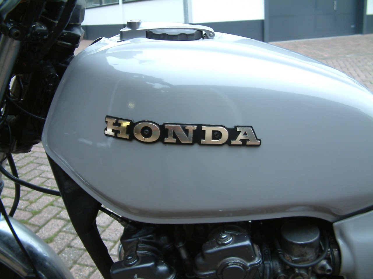 Honda cb 750 K   1980  60000 km -weet niet of ze naar deze motor wel kijken