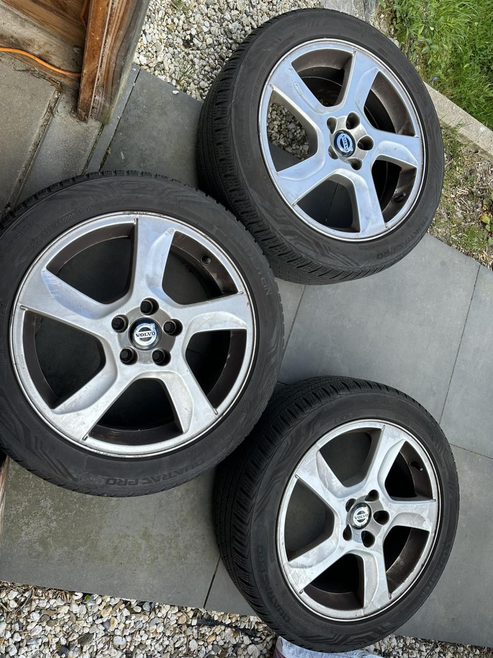 4x Velgen Volvo V60 (all season banden kunnen nog eventjes mee)