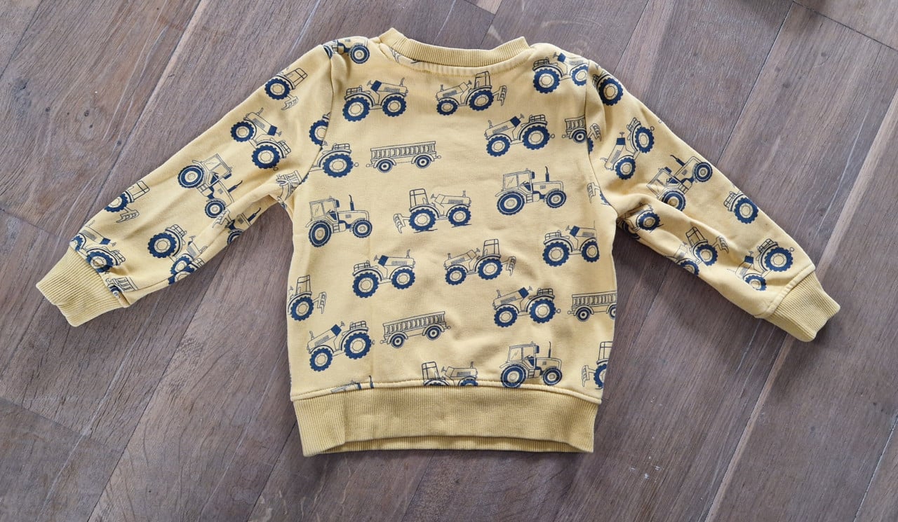 Jongens trui maat 98