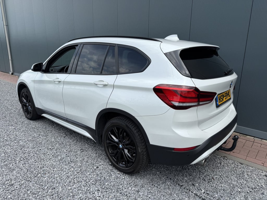 BMW X1 s-drive18i 140pk high executive