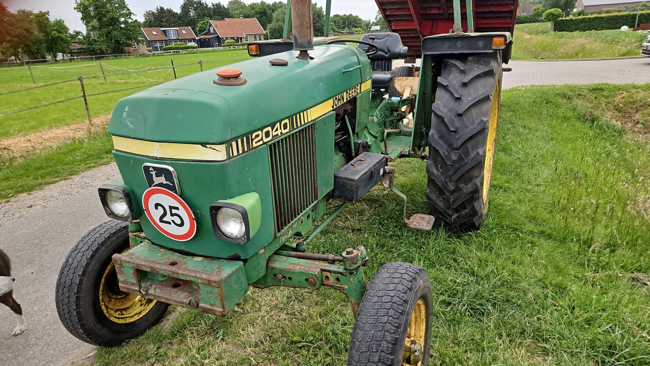 John deere 2040