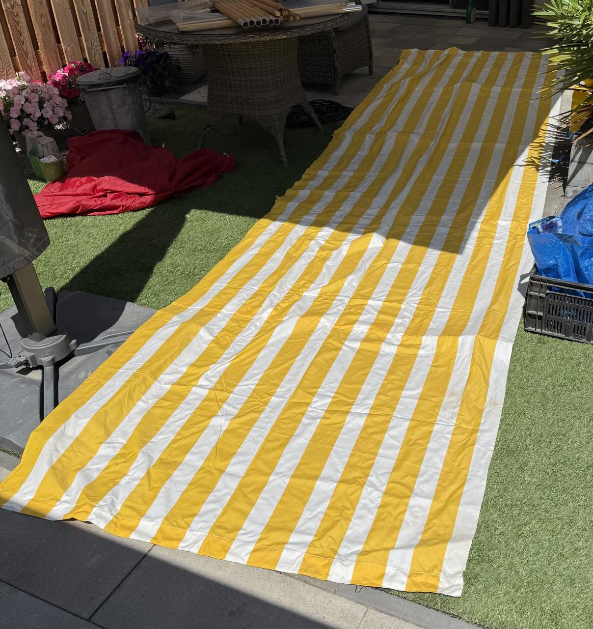 Strand Windscherm 6 deelbare palen. Doek 520x130