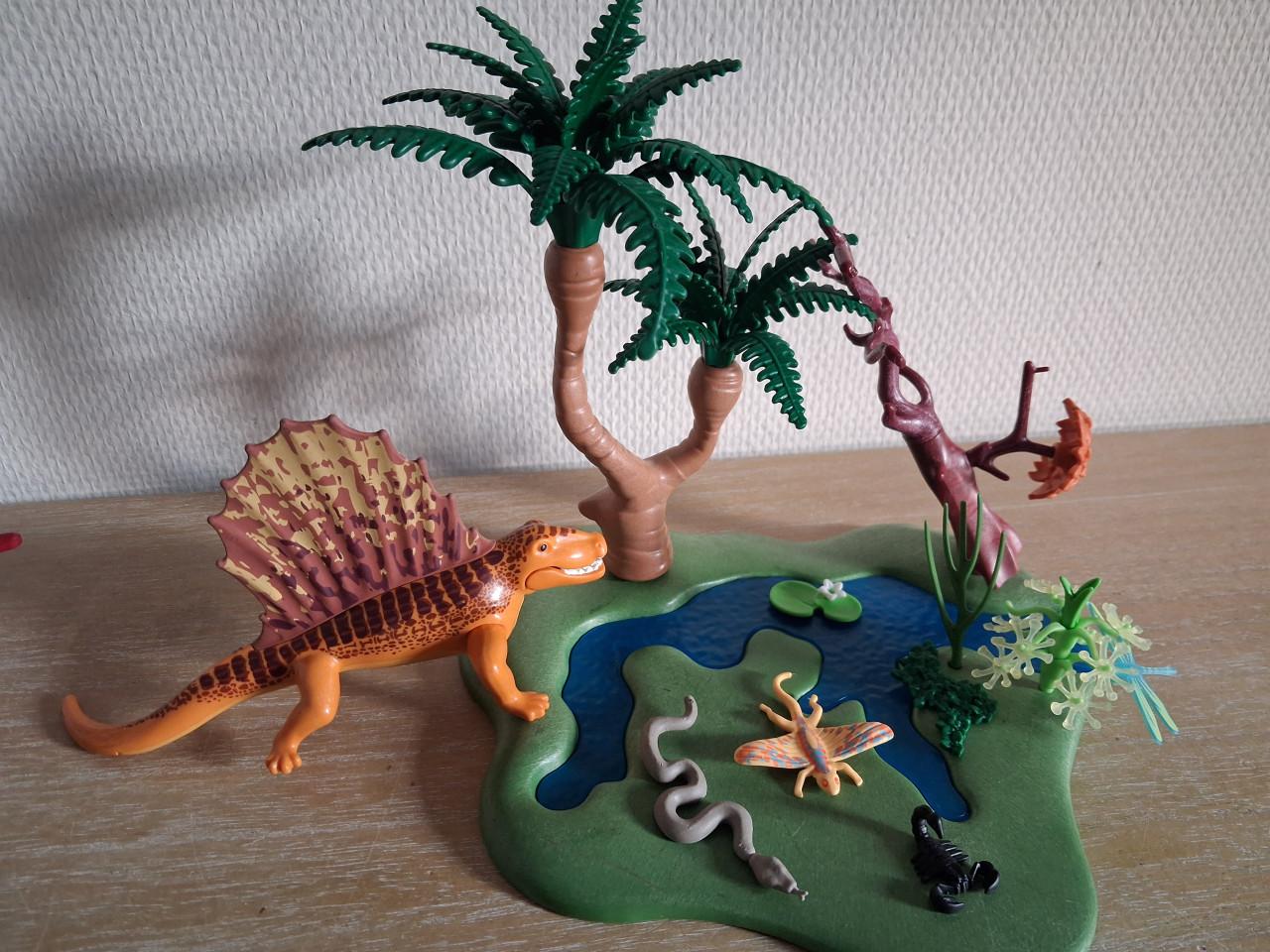 Playmobil dimetrodon met slang en libelle setnr 5235
