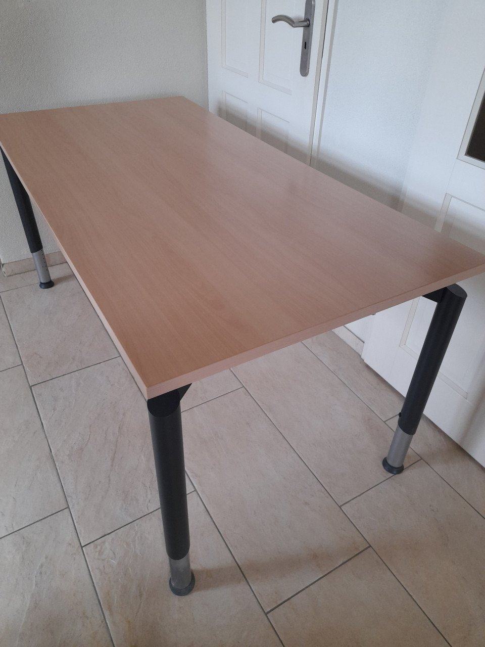 Bureau In hoogte verstelbaar 80 x 160 x 78H (in goede staat )