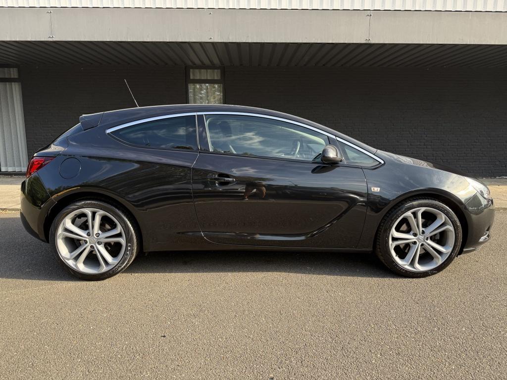 Opel Astra gtc 1.4 turbo sport