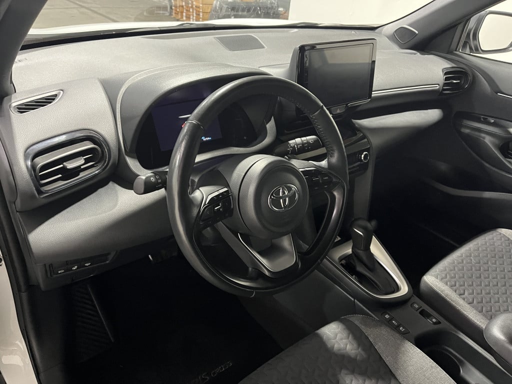Toyota Yaris Cross dynamic | navi | pdc | bsm |