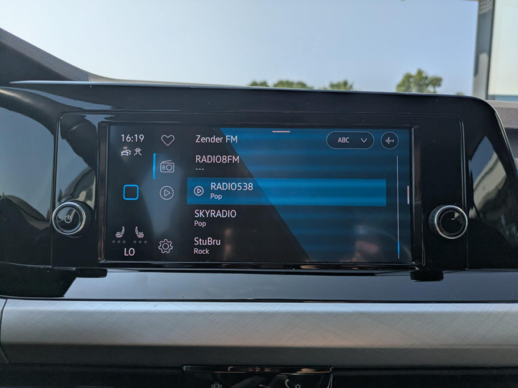 Volkswagen Golf 1.0 tsi life business | trekhaak | camera | carplay | acc |