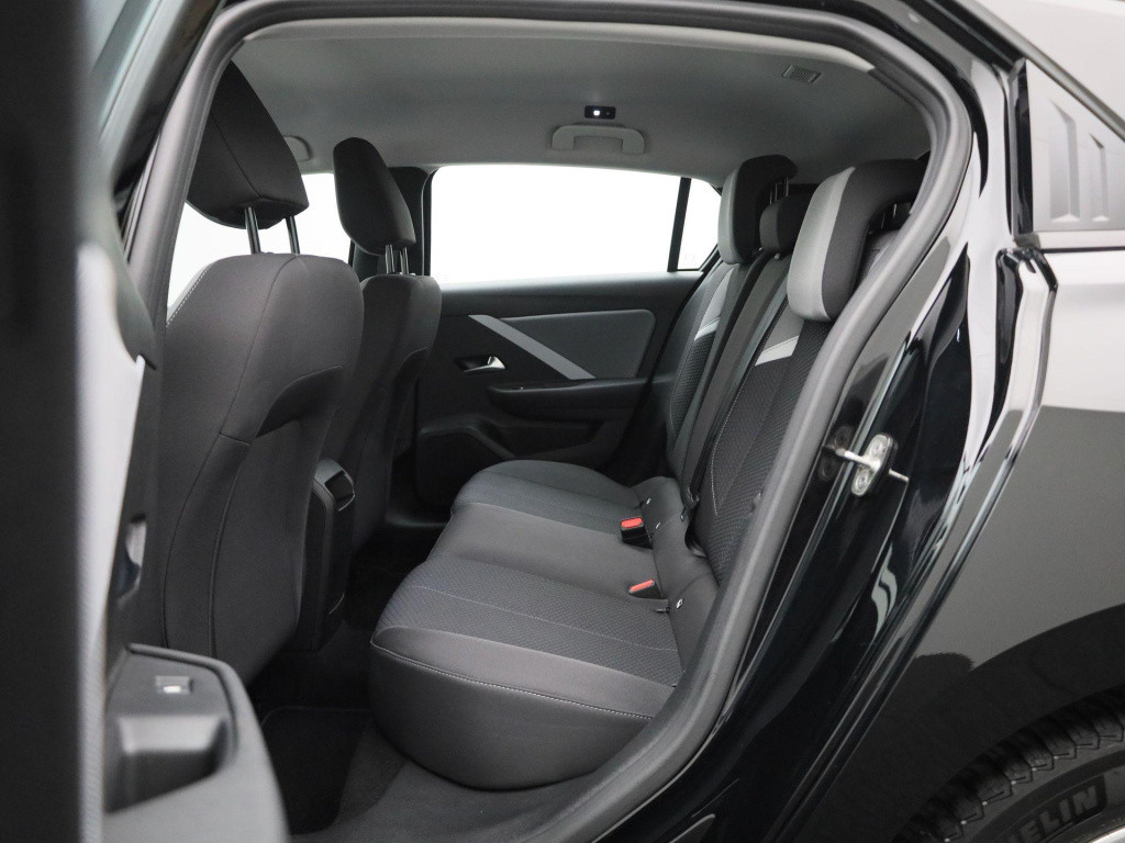 Opel Astra 1.2 edition | navigatie | climate control | parkeersensoren | le