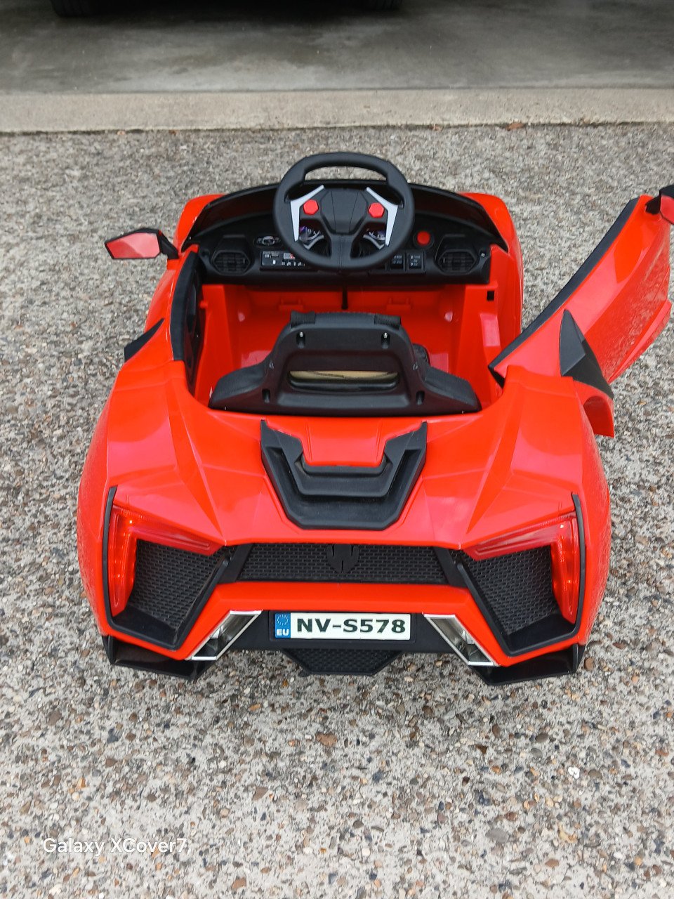 Elektrische kinderauto