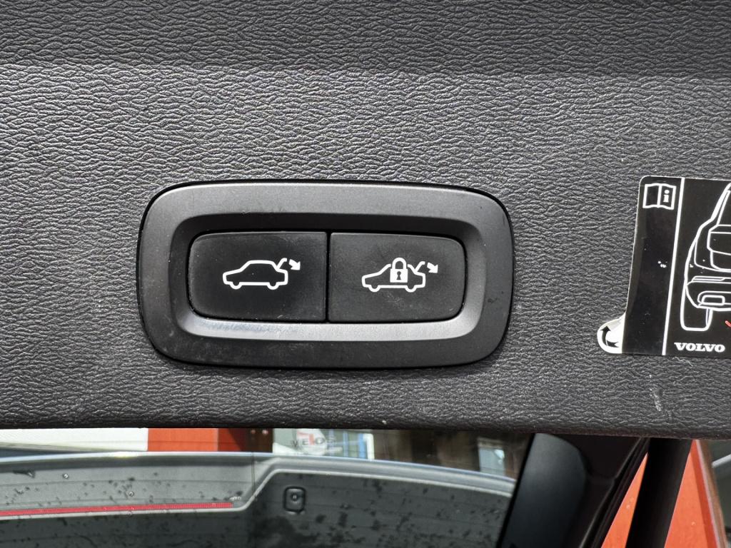 Volvo XC40 2.0 t4 inscription automaat | leer | 19'' lmv | trekhaak