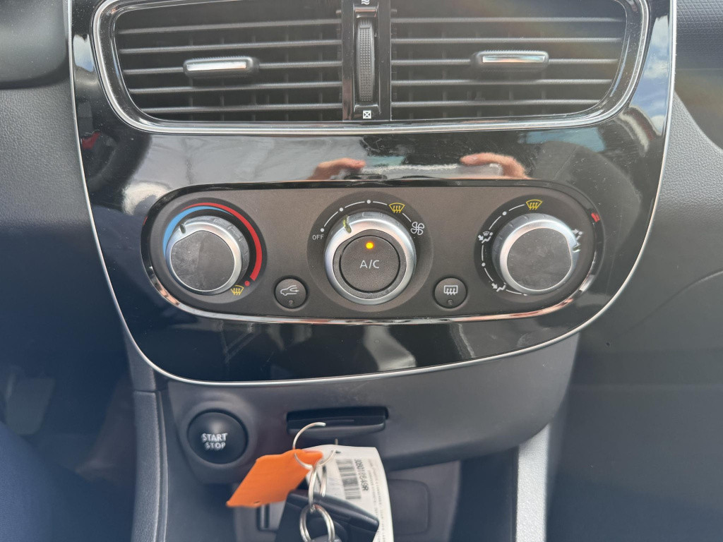 Renault Clio 0.9 tce limited cruise control | parkeersensoren | ac | dab | 