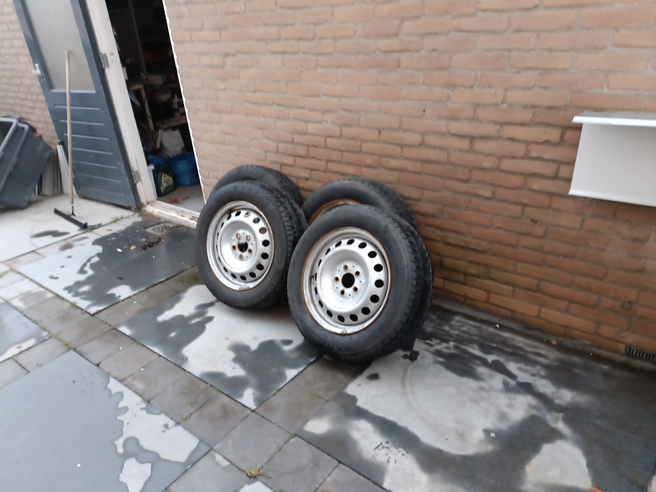 Wielen Mercedes Vito