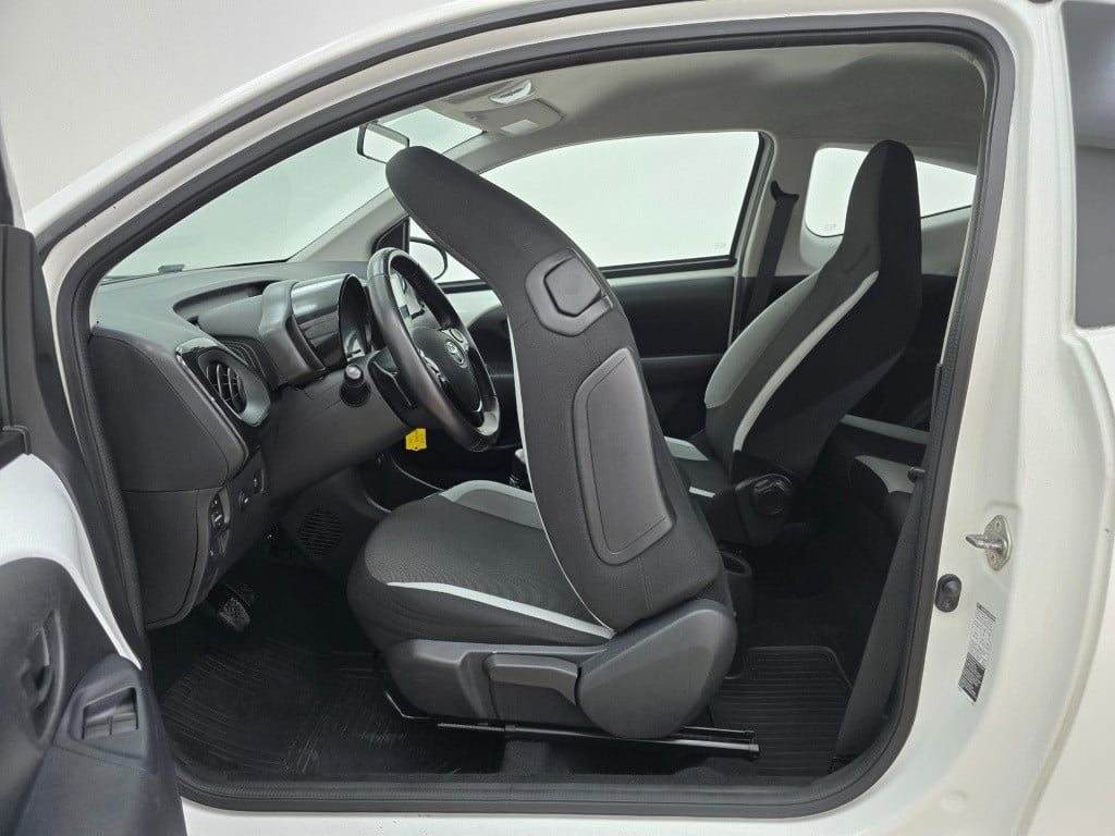 Toyota Aygo occasion 1.0 vvt-i x-play | tweedehands toyota aygo wit | autom