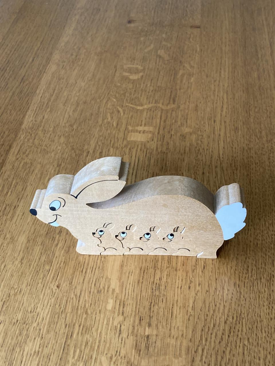 Konijn met 4 kleintjes