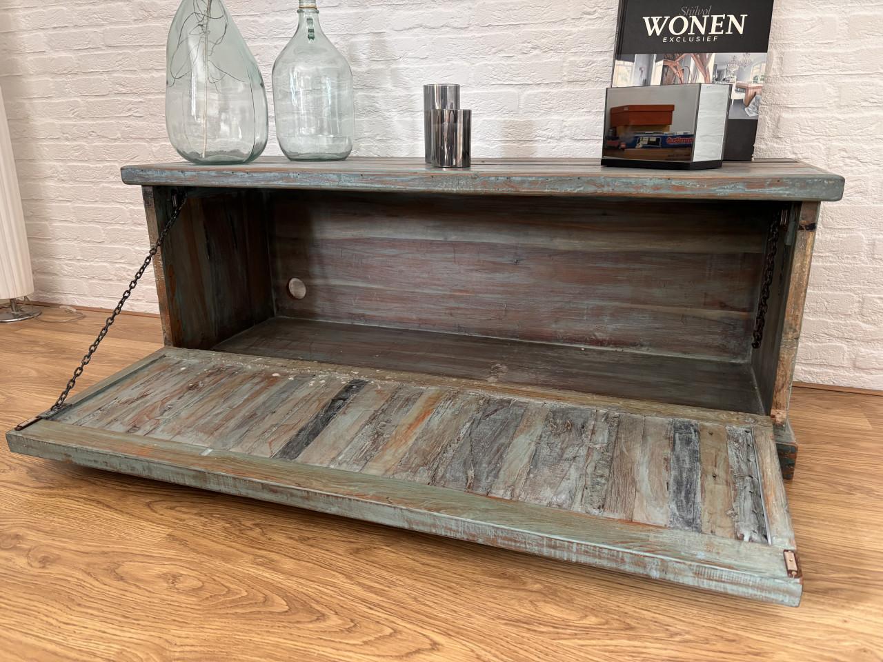 Te koop: unieke houten dekenkist
