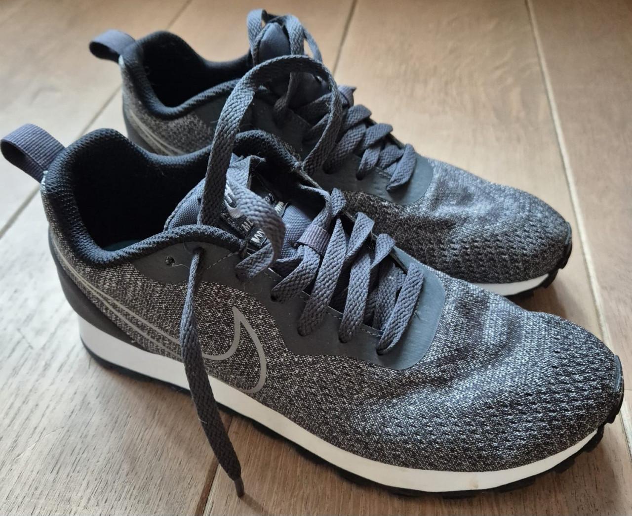 Nike sportschoen maat 37.5