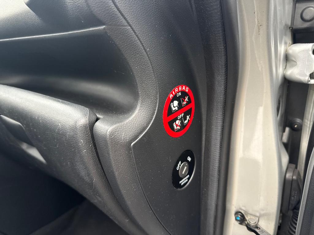 Kia Carens 2.0 cvvt x-tra * airco * trekhaak * apk tot 07-10-2027