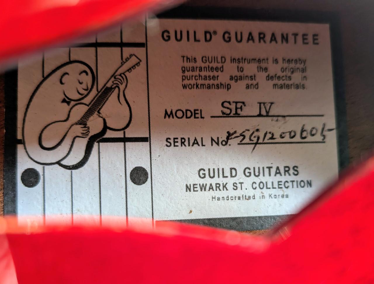Guild Starfire 4 semi-hollow elektrische gitaar, kleur Cherry Red