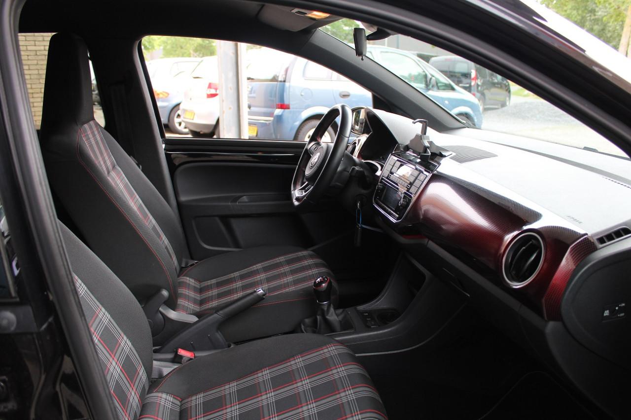 Volkswagen UP TSI GTI