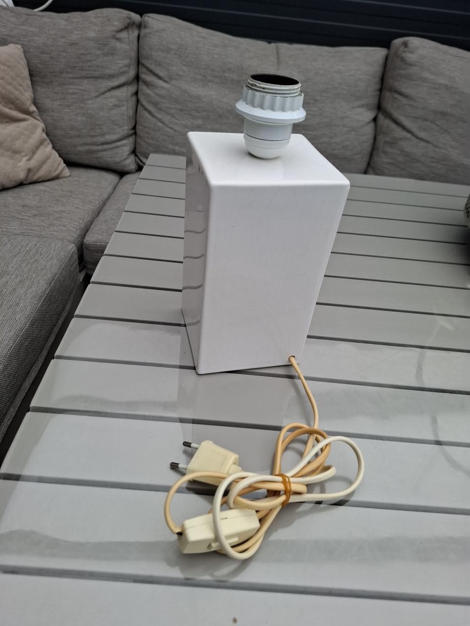 Vintage Tafellamp van Velsen Delfts Wit .