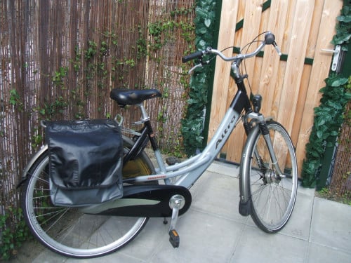 TE KOOP  ALTRA NETTE DAMESFIETS 28 INCH.