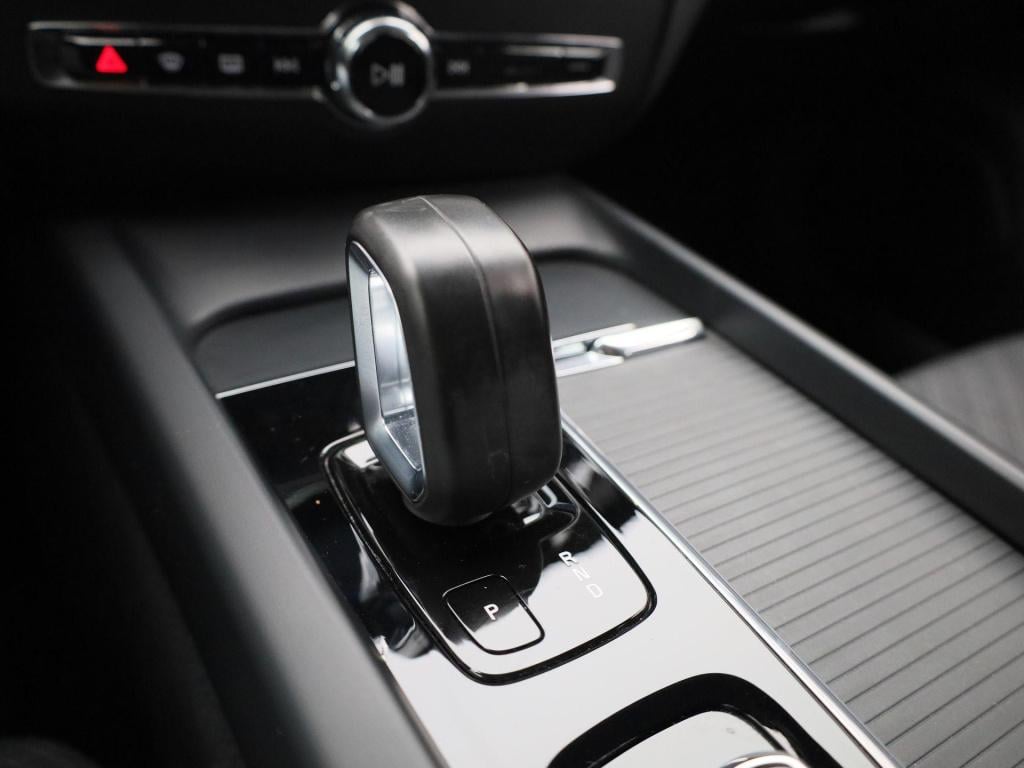 Volvo V60 2.0 b3 momentum business | automaat | virtual cockpit | dab | led