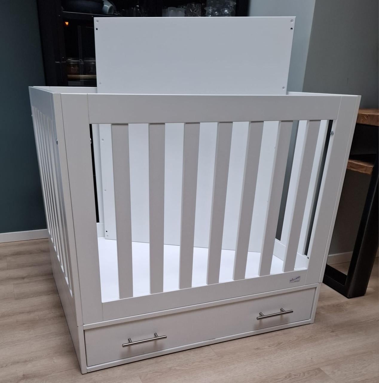 Zeer nette, witte box te koop!