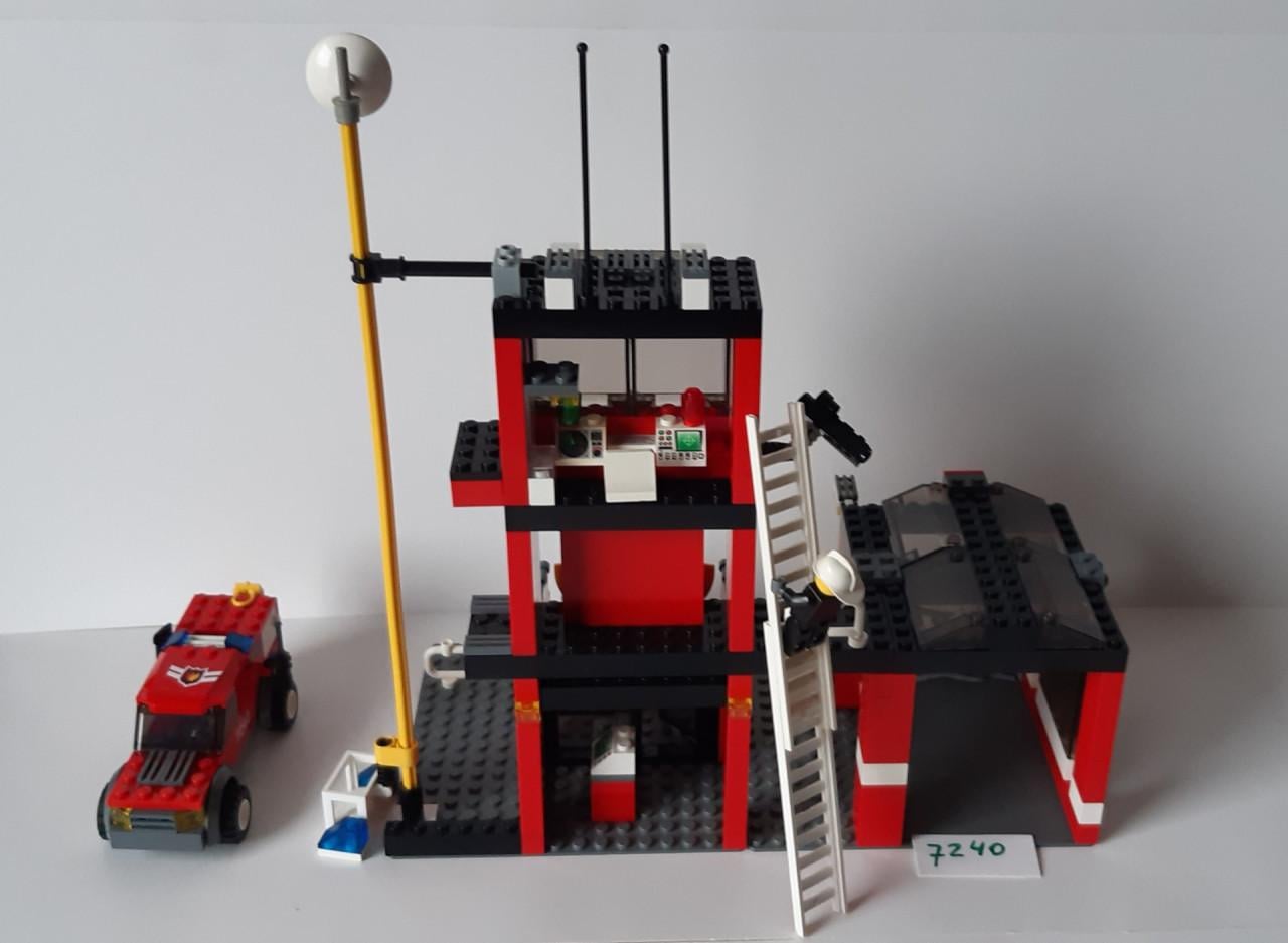 Lego 7240 : Brandweerkazerne met 3 minifiguren.