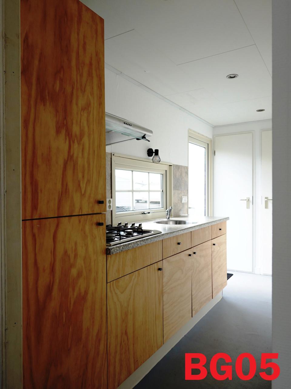 Spiegelchalet, chalet met gespiegelde indeling en dubbel glas te koop