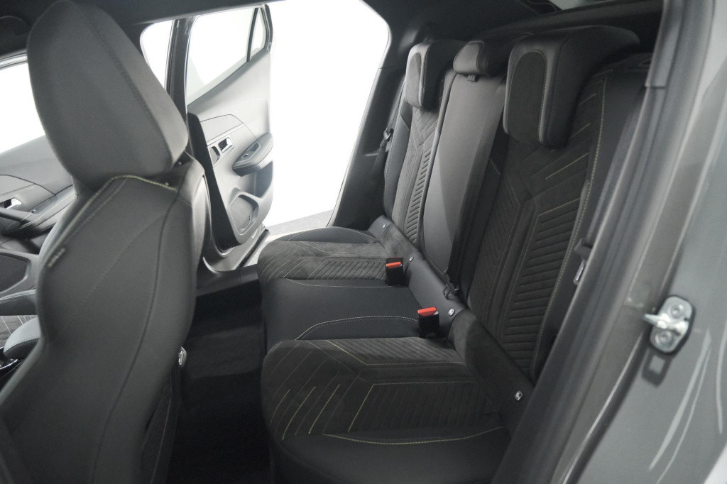 Peugeot 2008 puretech 130 eat8 gt | 360 camera | stoelmassage | adaptieve c