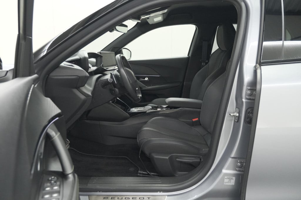 Peugeot 2008 puretech 130 eat8 gt | 360 camera | adaptieve cruise control |
