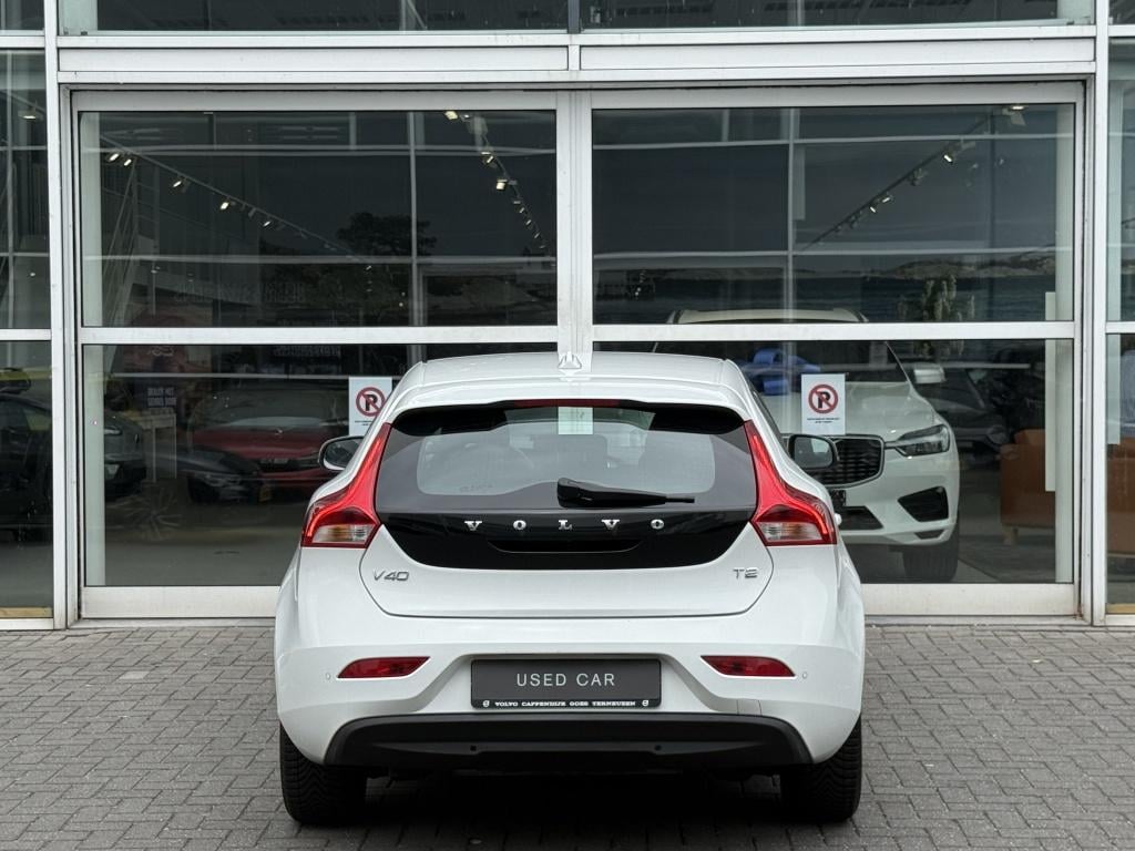 Volvo V40 t2 123pk aut6 polar+| navi| cruise| stoel.verw| led| pdc