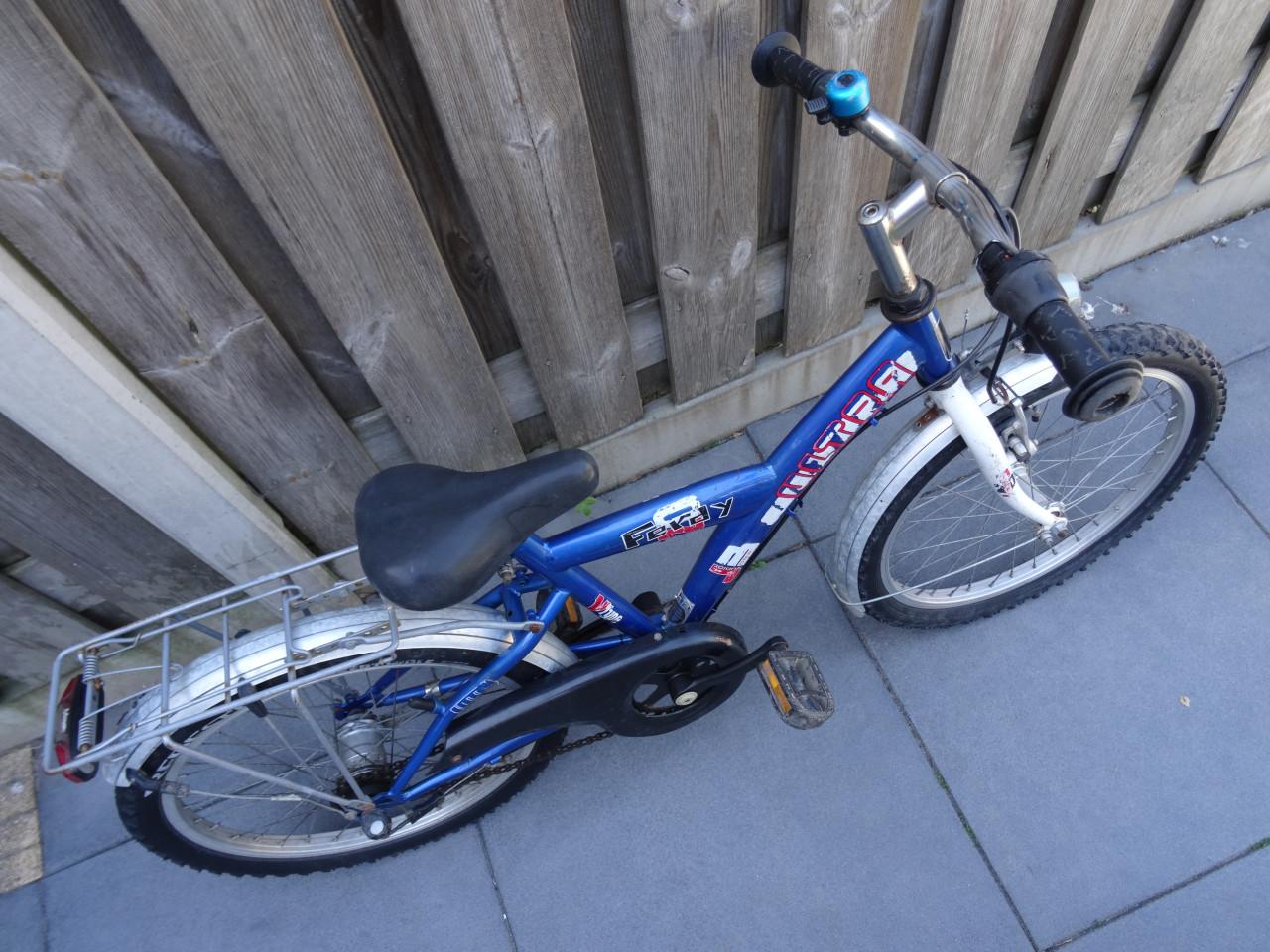 🚲 Feray Ultra Jongensfiets – 20 inch | Blauw/Wit 💙🤍