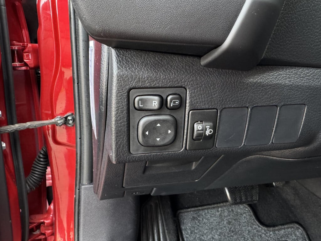 Toyota Auris 1.8 hybrid dynamic | trekhaak | navigatie | camera | keyless e