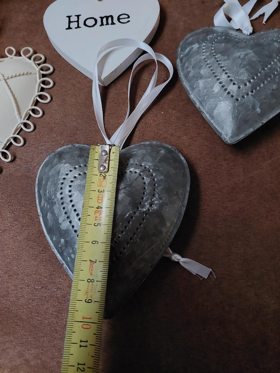 5 hartjes (kerstboom)hangers beige/zilver