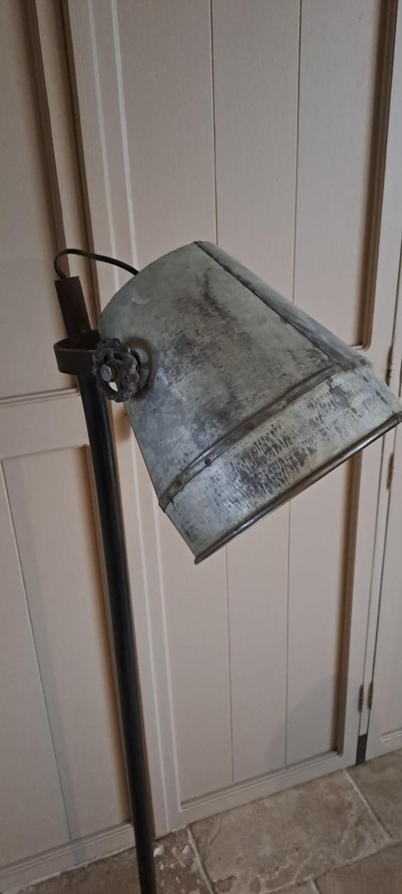 Industriële vloerlamp