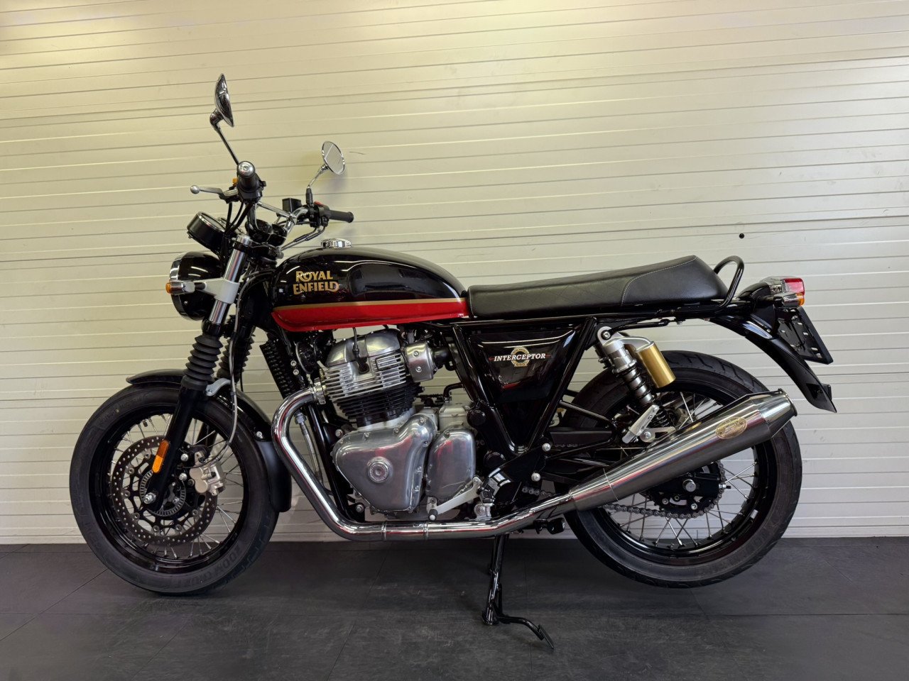 Jonge en nette Royal Enfield Interceptor 650 slechts 2300km!