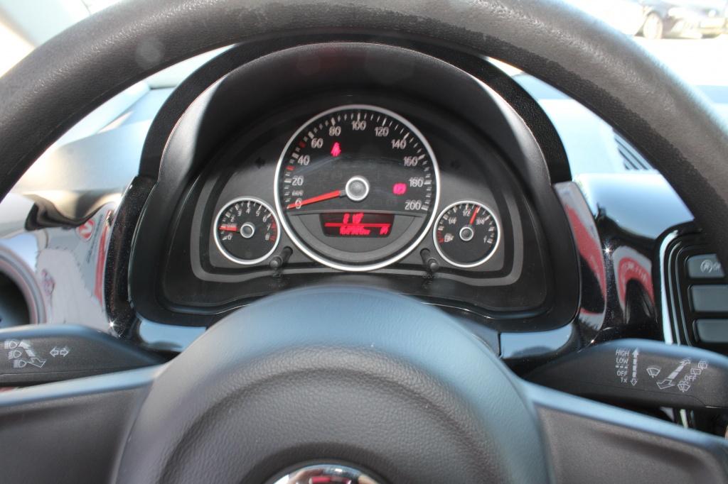 Volkswagen UP! 1.0 move up! bluem.