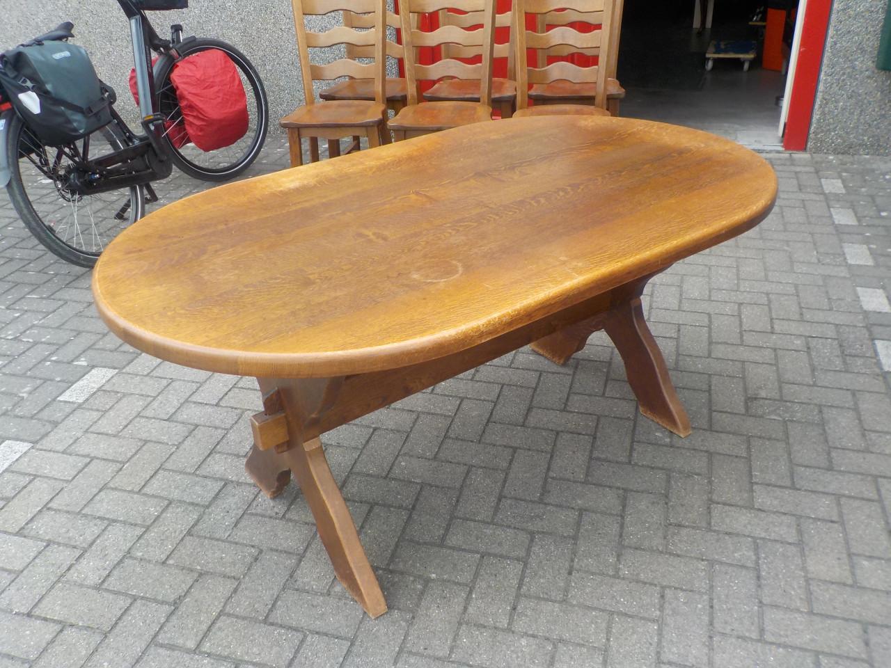 Geheel massief eiken eet tafel + 6 zeer stevige stoelen 170 x 99 cm