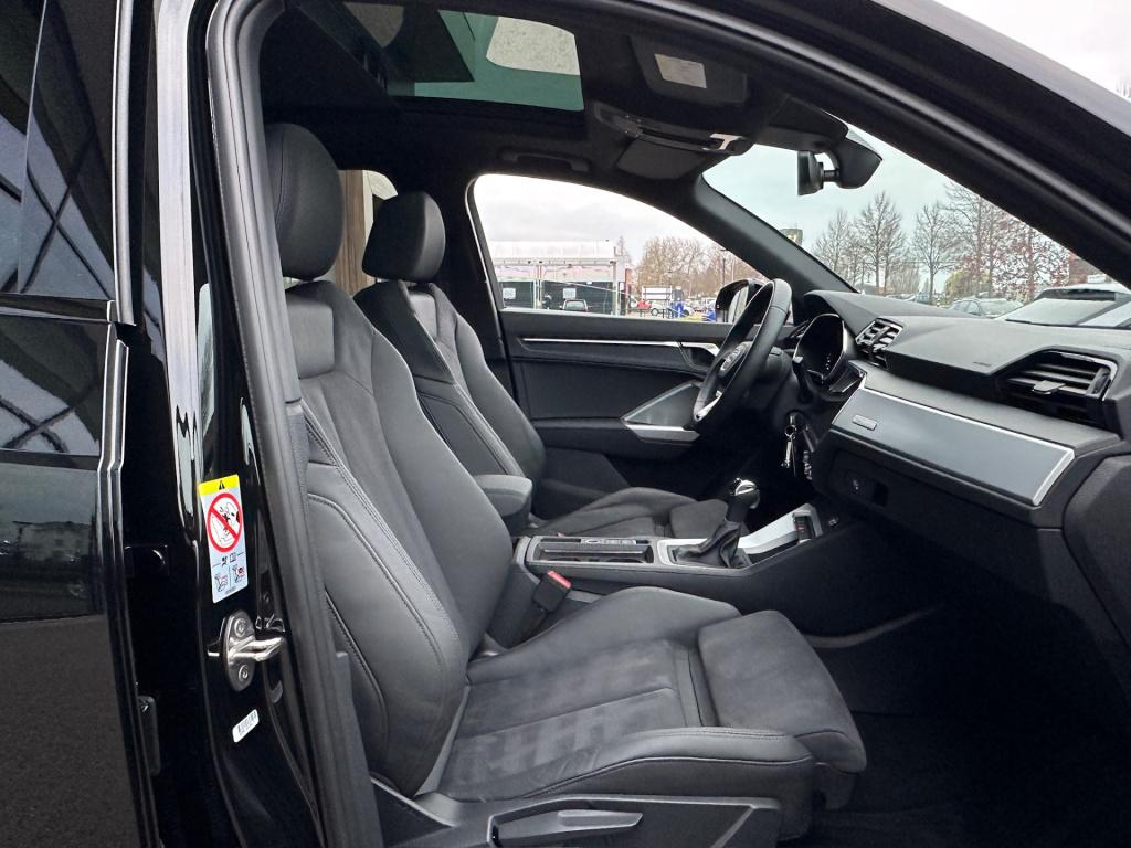 Audi Q3 35 tfsi s-line | panoramadak | zwart optiek | trekhaak | camera | e