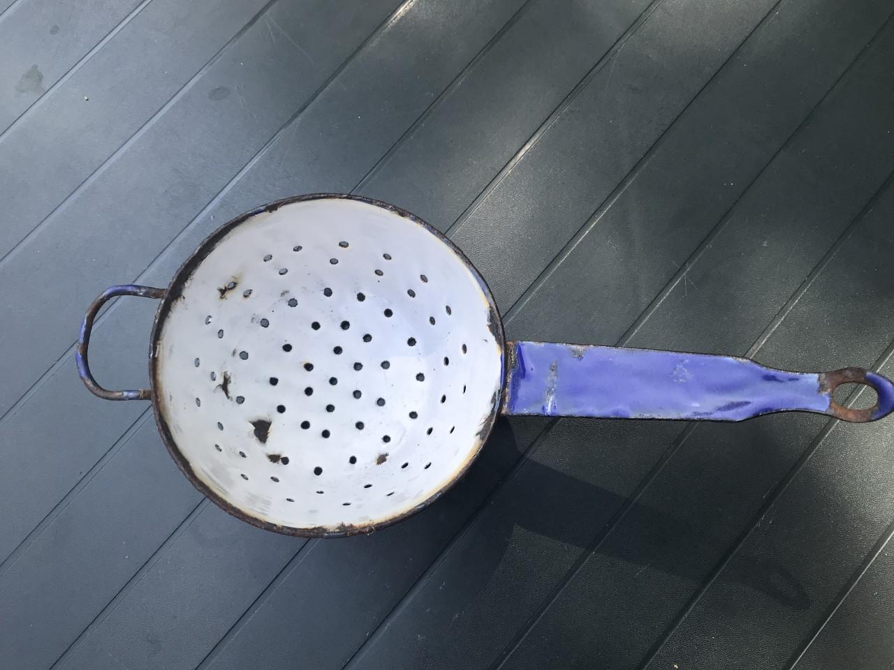 Emaille brocante zeef en trechters