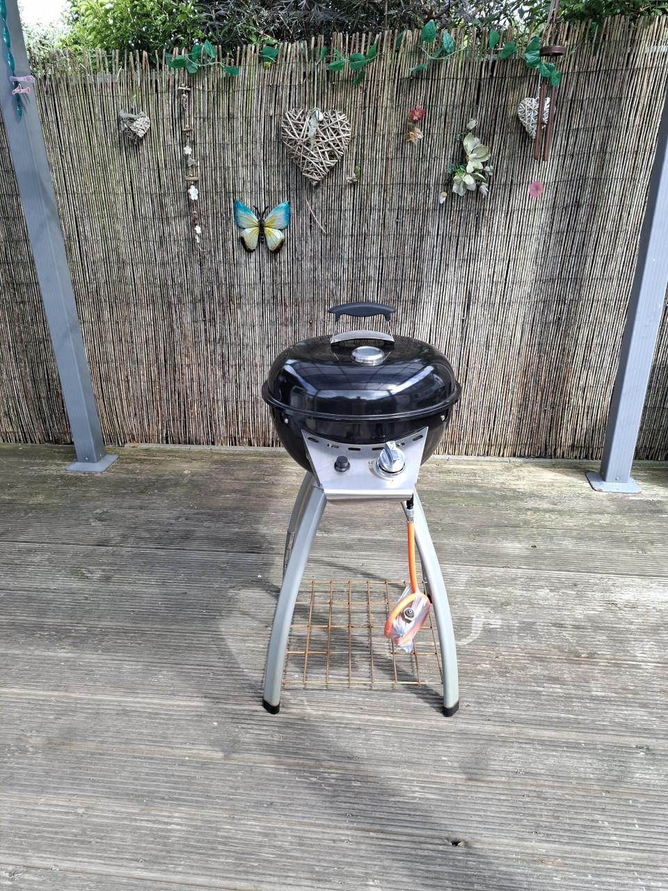Gas barbecue