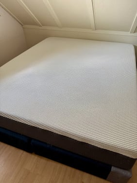 Emma Matras en boxspring
