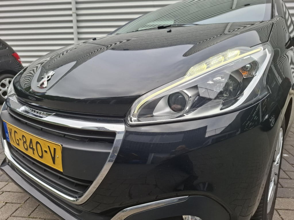 Peugeot 208 1.2 82 blue lion 5-drs airco/nav/park