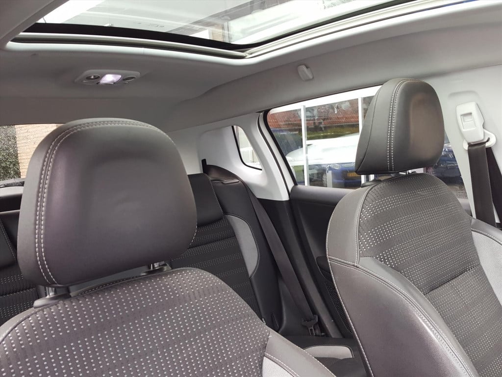 Peugeot 2008 1.6 vti 120pk allure navigatie | trekhaak | cruise & climate c