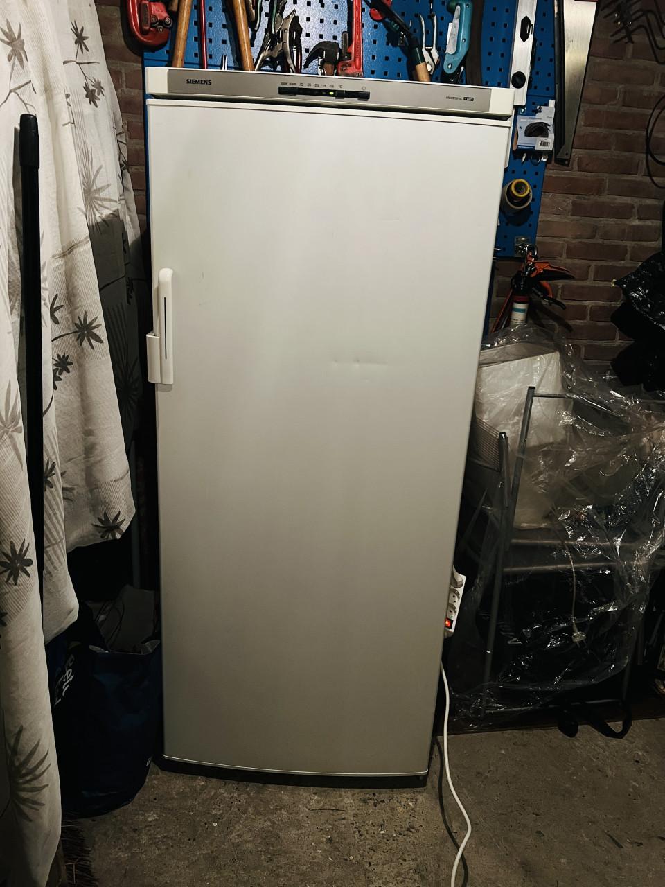 Siemens 7 laden vrieskast 155x65 cm. Inhoud Vriezer 262 liter klasse A+