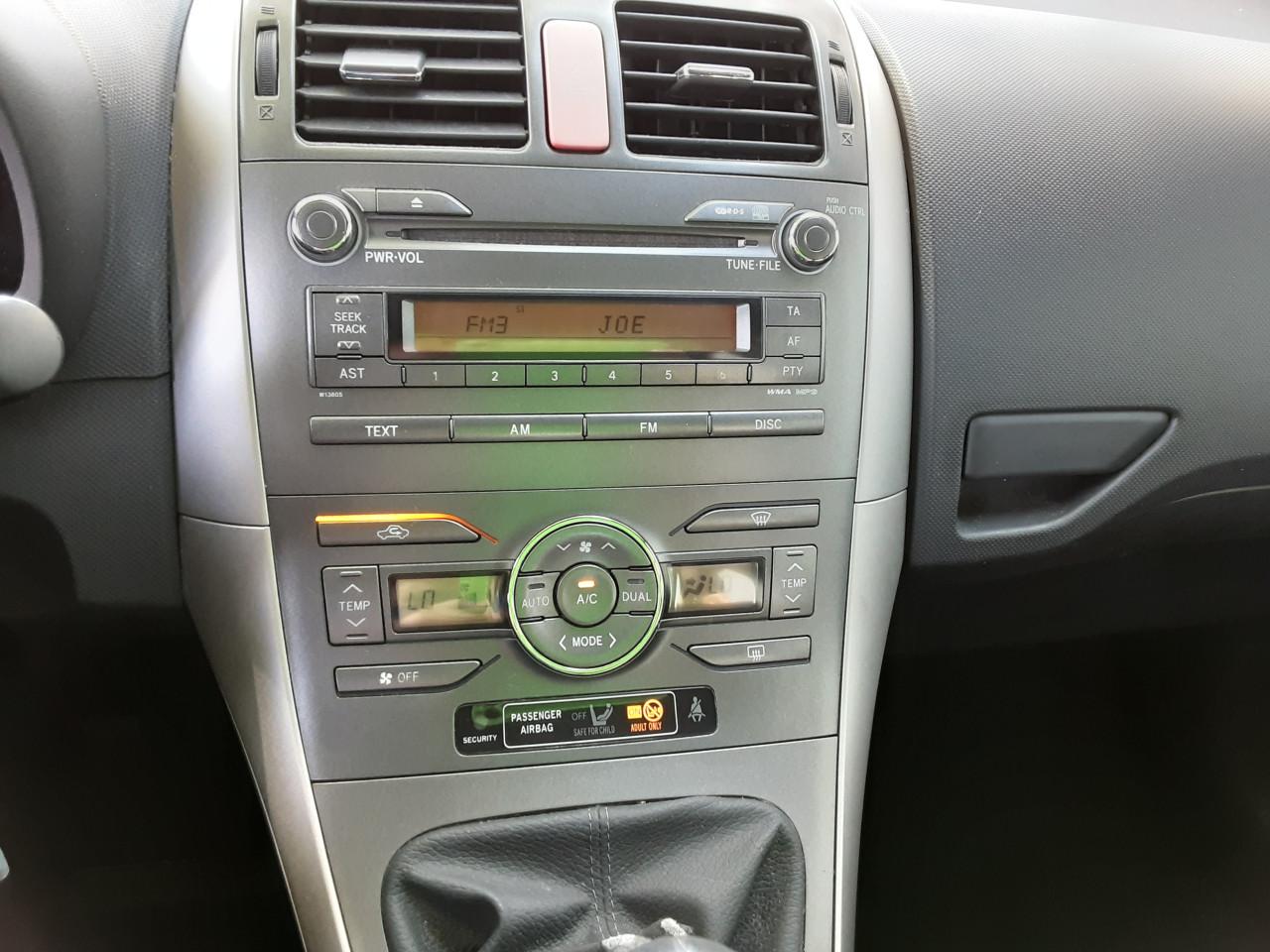 Toyota Auris 1.6-16V Sol