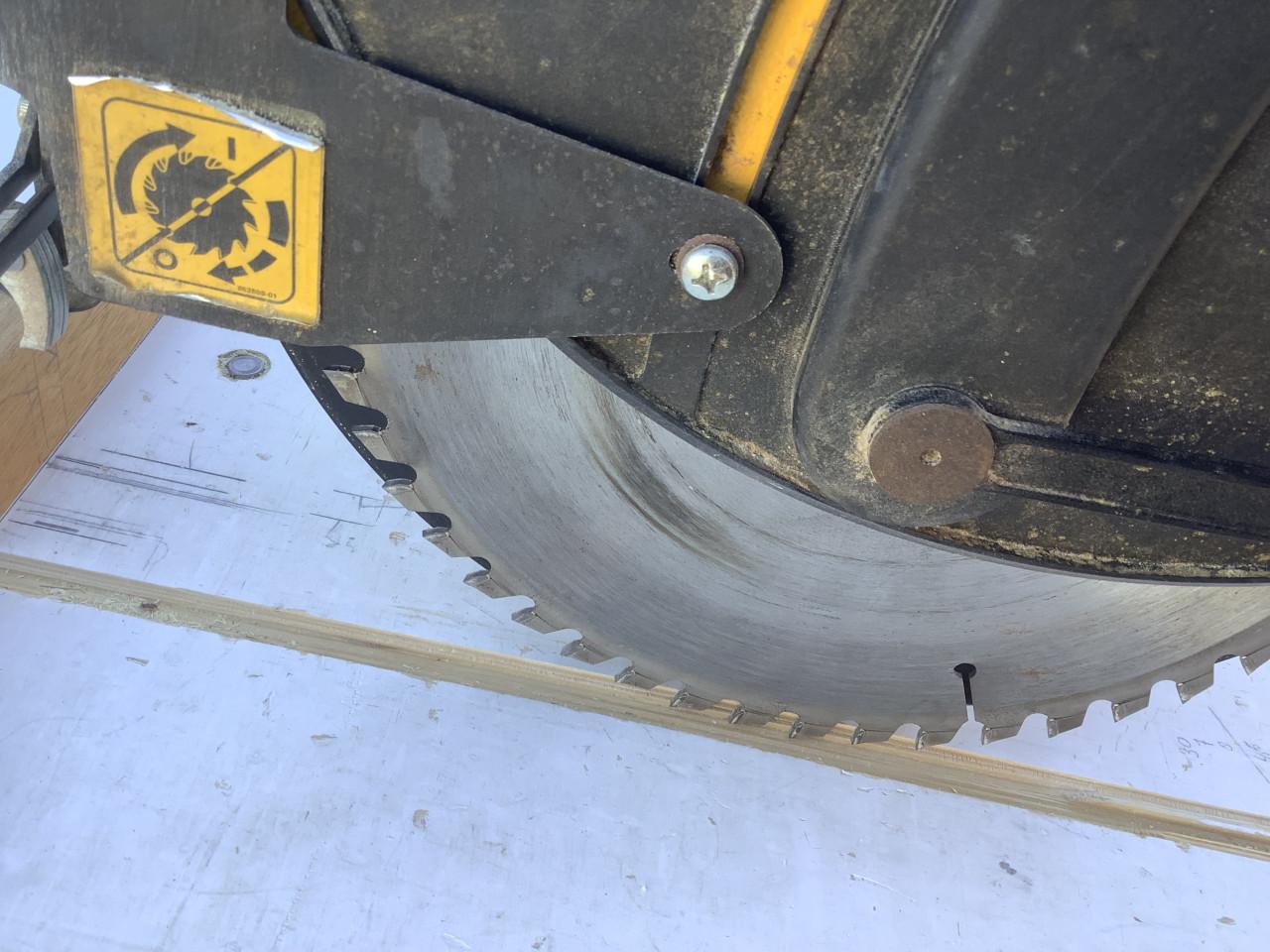 Dewalt DW721 Radiaalzaag Afkortzaag