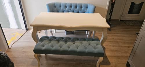 Eethoek + tv meubel + Salontafels etc