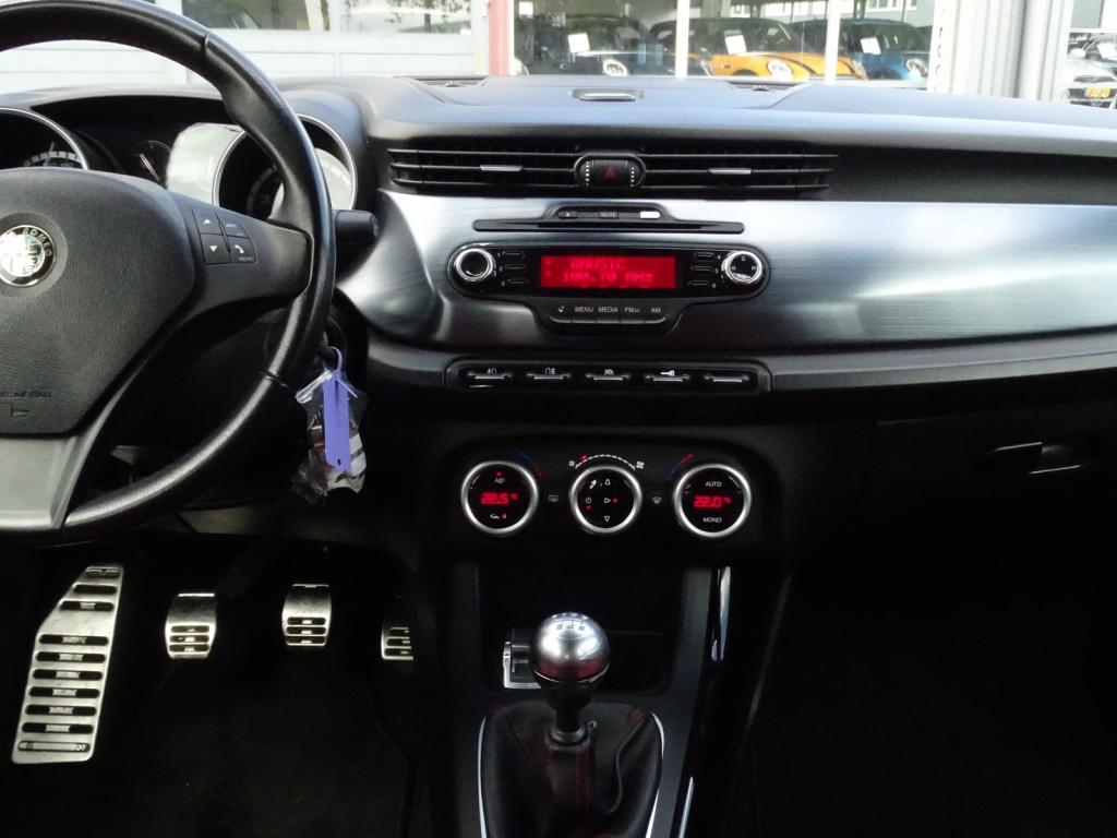 Alfa Romeo Giulietta 1.4 t distinctive leder | navi | 18"